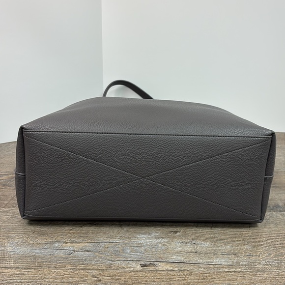 SOLD IN STORE Calvin Klein All Day Tote - Picture 3 of 10